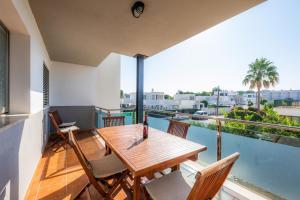 A balcony or terrace at Syrenah