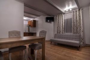 Ruang duduk di SEVEN HOUSE
