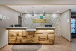 Лобби или стойка регистрации в Quality Inn & Suites