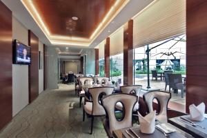 Лаундж или бар в Grand Skylight International Hotel Shenzhen Guanlan Avenue