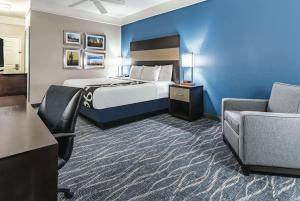 Gallery image of La Quinta by Wyndham Phoenix I-10 West in Phoenix +47 photos