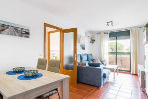 A seating area at Aldea Del Coto