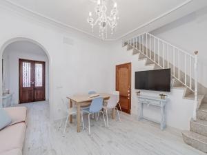 A television and/or entertainment centre at Casa Convent