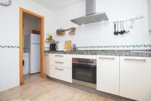 Kuchnia lub aneks kuchenny w obiekcie La Casa de la Dehesa- Sólo Familias