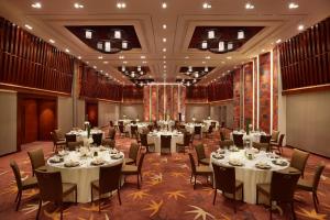 A restaurant or other place to eat at Angsana Lang Co