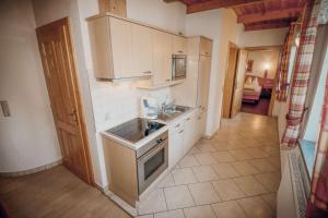 Kuchnia lub aneks kuchenny w obiekcie Appartements Wieshof