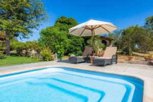 Der Swimmingpool an oder in der Nähe von Sa Creu De Saume