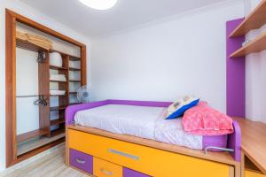 A bed or beds in a room at Syrenah