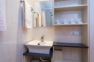 A bathroom at Syrenah