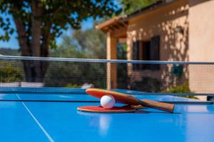 Stolný tenis v ubytovaní Es Clonenell alebo v jeho okolí