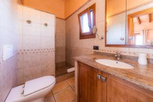 Ein Badezimmer in der Unterkunft Los tres soles