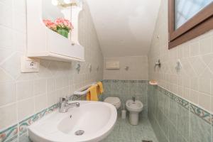 A bathroom at Casa Albina