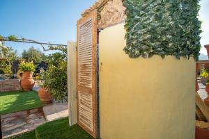 A garden outside Casa Albina