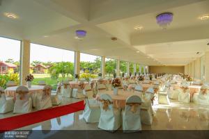 Restaurace v ubytování JKAB Beach Resort + 37 fotografií