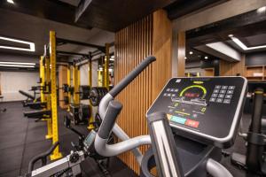 The fitness centre and/or fitness facilities at Ilayda Avantgarde Hotel