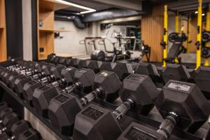The fitness centre and/or fitness facilities at Ilayda Avantgarde Hotel Még 37 kép