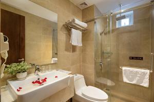 Phòng tắm tại Sen Boutique Hotel