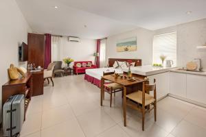 Khu vực ghế ngồi tại Sen Boutique Hotel