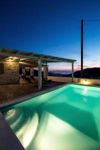 Bazén v ubytovaní Paros Villas Nereids alebo v jeho blízkosti