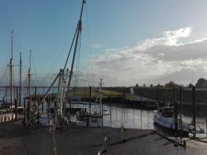 Afbeelding uit fotogalerij van Komfortable Ferienwohnung am Ditzumer Sieltief, 45019 in Jemgum +14 foto's