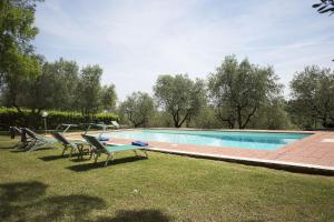 The swimming pool at or close to Malmantile by Salogi Villas