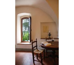 A seating area at Malmantile by Salogi Villas