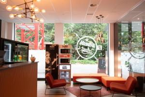 Kuchyň nebo kuchyňský kout v ubytování B&B HOTEL Zürich Wallisellen