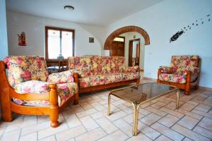 A seating area at La Casa Dei Nonni
