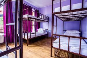 Poschodová posteľ alebo postele v izbe v ubytovaní Mohito Hostel