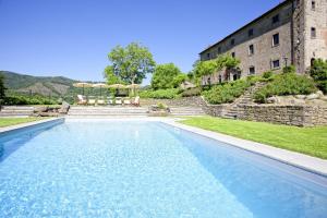 The swimming pool at or close to Villa Ruffignano
