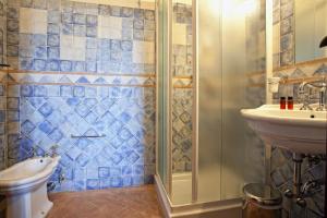 A bathroom at Villa Ruffignano
