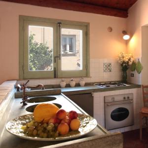 A kitchen or kitchenette at Casa Salomone