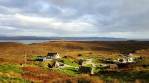 Gallery image of Tigh Lachie at Mary's Thatched Cottages, Elgol, Isle of Skye in Elgol