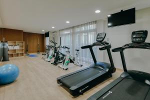 Das Fitnesscenter und/oder die Fitnesseinrichtungen in der Unterkunft Hesperia Murcia Centro