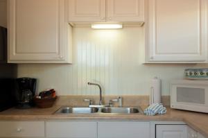Cucina o angolo cottura di Beach Place Guesthouses