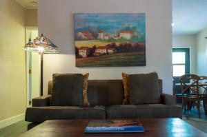 Area soggiorno di Beach Place Guesthouses