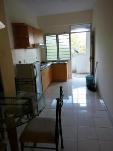 Dapur atau dapur kecil di Seri Bulan Condo
