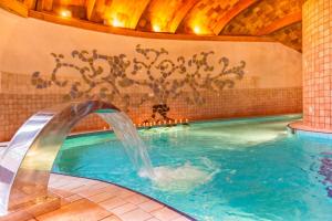 Bazén v ubytování Hotel Piroska nebo v jeho okolí
