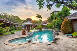 Πισίνα στο ή κοντά στο Desamuda Village