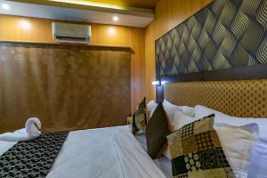 Southern Panorama Houseboats客房内的一张或多张床位