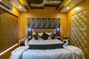 Southern Panorama Houseboats客房内的一张或多张床位