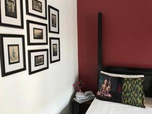 Letto o letti in una camera di Hotel La Java Bleue