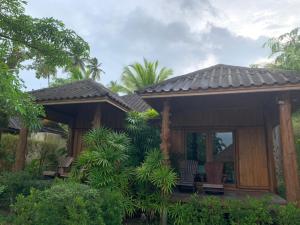 Zahrada ubytování Thiwson Beach Resort - SHA Extra Plus