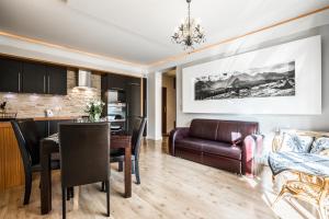 Część wypoczynkowa w obiekcie Apartament Górski Deluxe Odkryj Zakopane