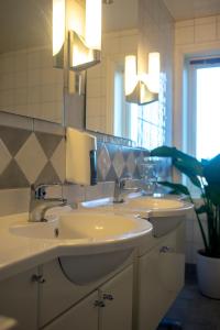 Kylpyhuone majoituspaikassa Klostergården Bed & Breakfast
