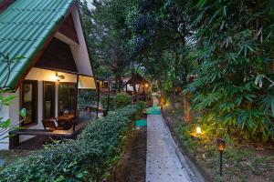 Zahrada ubytování Harmony Naturist Resort Rawai Phuket 18yr minimum age only nudist nake d FKK