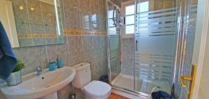 Kúpeľňa v ubytovaní Ferienhaus CASA CRISTOF - Costa Calma - Glasfaserinternet - max 6 Personen + 24 fotografií
