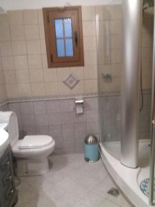 Bilik mandi di Katerinas Guest House +10 gambar