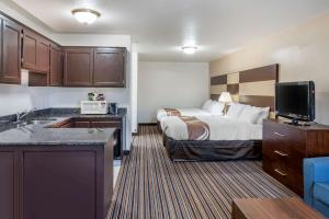 Köök või kööginurk majutusasutuses Quality Inn Central Roseburg