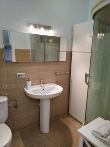 A bathroom at Patio de la Plata
